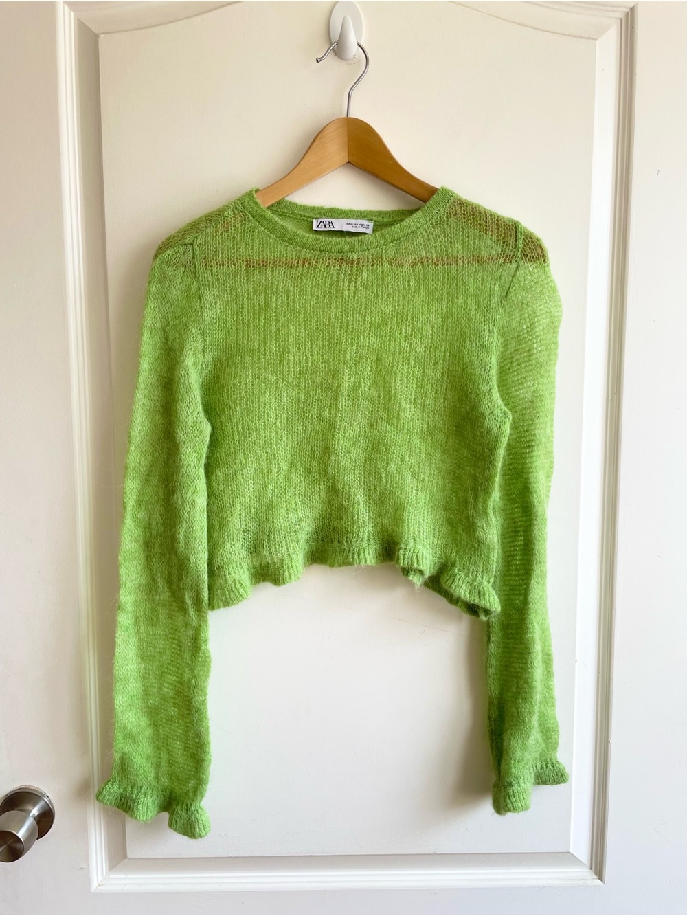 Zara Blogger Favorite Green Fuzzy Cropped Sweater Ruffle Hem Size M - Picture 2 of 6